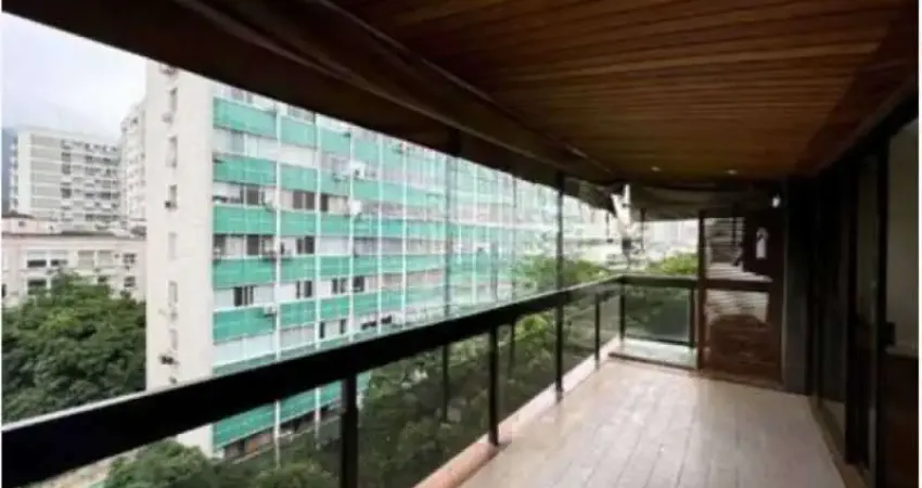 Exclusivo apartamento. 230M² bem distribuídos; Varandão,4Qtos (2 Suítes),3 Vagas