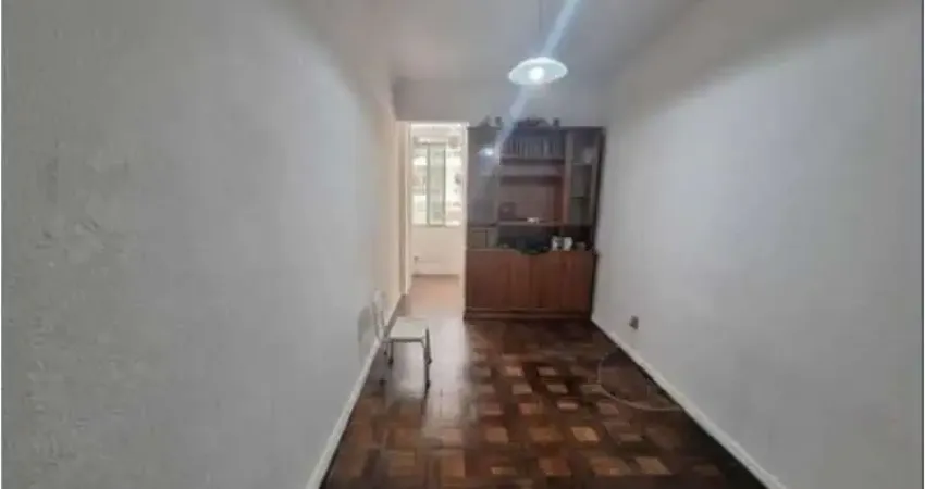 Apartamento 2qtos com vaga em andar alto. na cobiçada 5 de julho