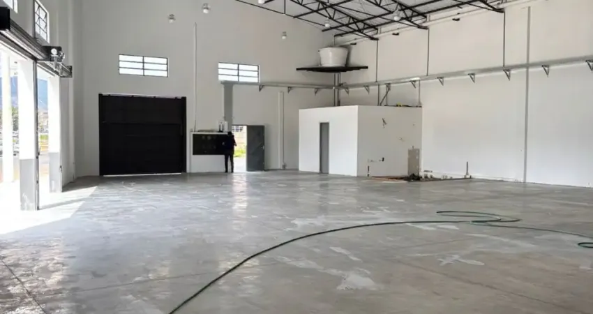 Galpão para locação em atibaia 400mts pé direto de 6mts  piso  industrial