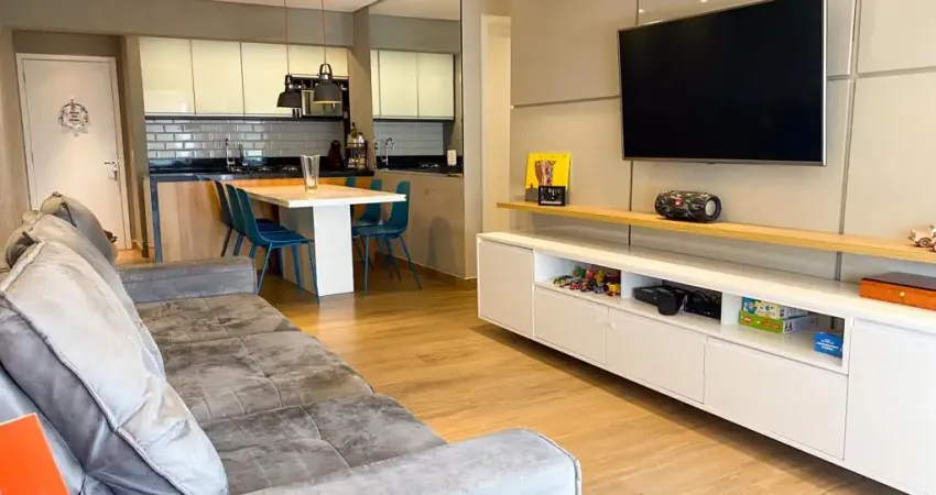 Belíssimo e impecável apartamento com 2 dormitórios em prédio frente mar na aviação