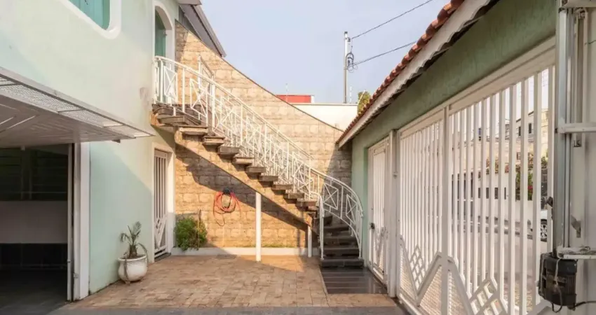 Linda casa assobradada no parque sevilha com 3 suítes e garagem para até 10 carros