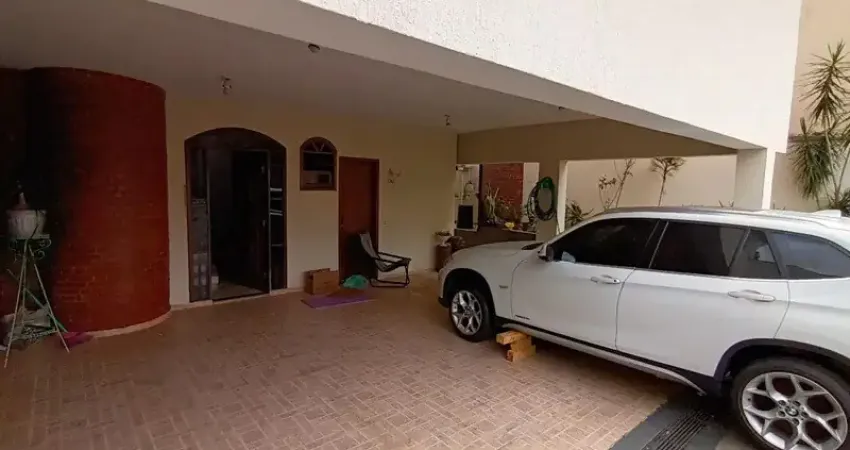 Ampla casa assobradada na vila formosa com 4 dormitórios, 2 suítes, área gourmet e garagem para 4 veículos