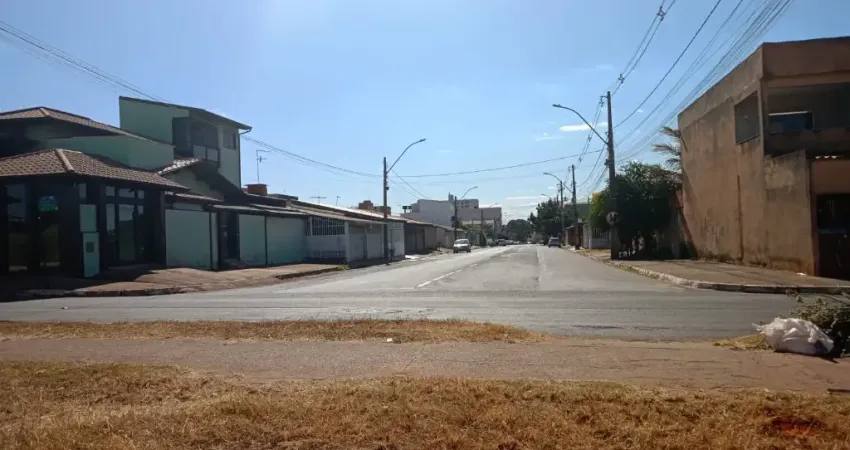 Ótimo lote próximo ao metrô a venda na qr 210/208 lote ja limpo pronto para construir um prédio comércial ou casa a gosto