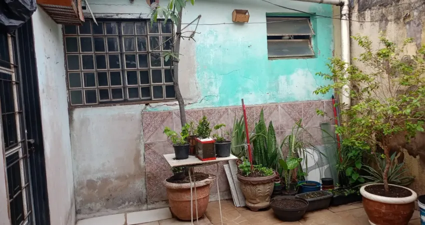 Casa a venda na samambaia-df casa simples composta por: casa principal 2 quartos sala cozinha e wc social fundos outra da mesma forma