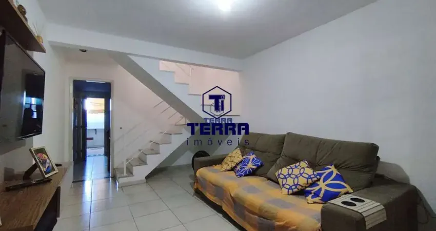 Casa duplex dentro de condomínio super tranquilo! vasto comércio!