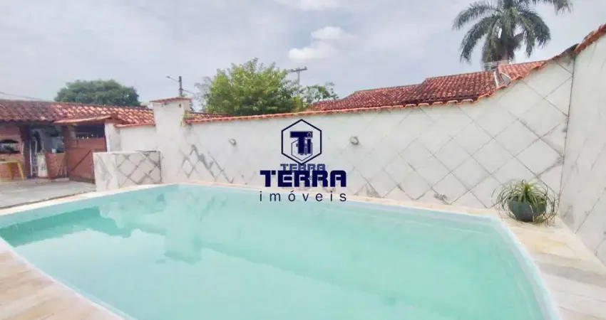 Ótima casa em itaipu com 3 quartos uma suíte, espaço gourmet e piscina.