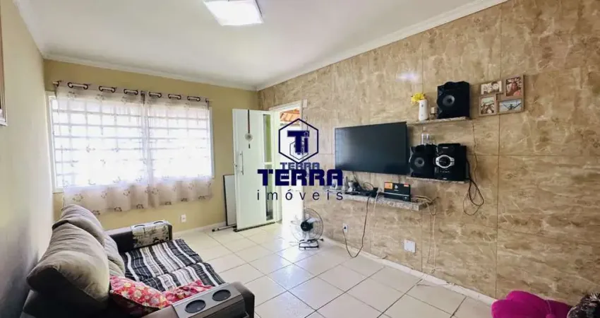 Casa linear dentro de condomínio com área de lazer completa!
