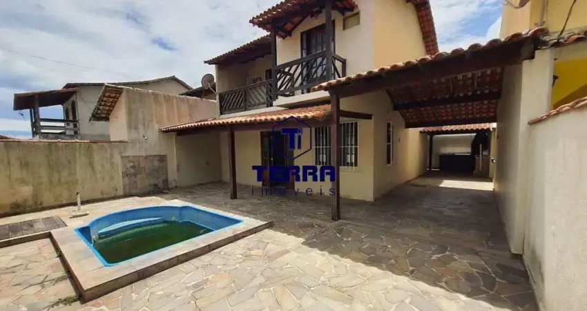 Casa dentro de condomínio, com excelente localização no rio do ouro.