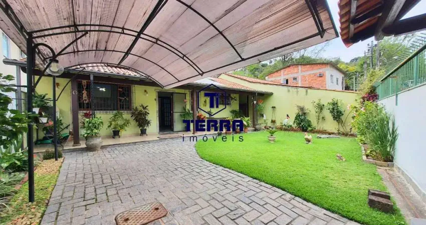 Casa linear, com dois quartos, amplo quintal no rio do ouro, perto do comércio