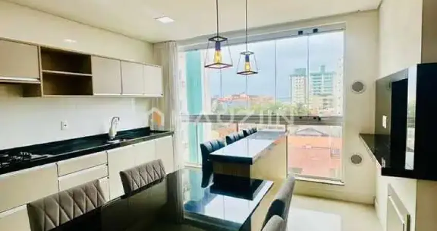 Seu novo lar com 2 suítes, living integrado e vista lateral para o mar – navegantes/sc