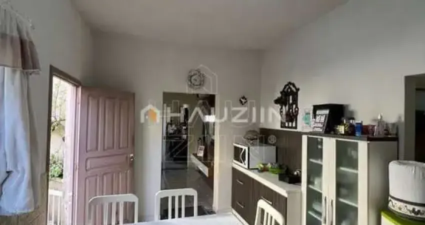 Duas residências em um só terreno – oportunidade de moradia e renda próxima ao ferry boat