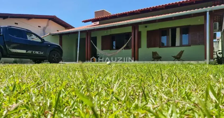 Casa com 2 quartos à venda na Rua Carlos de Goes Rebelo, 91, Centro, Navegantes