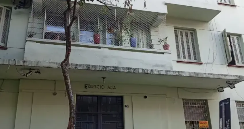 Excelente kitnet para locação próximo ao metrô, ambiente prático e bem localizado, ideal para quem busca comodidade e fácil acesso ao transporte público.