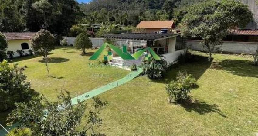 Casa para Venda em Nova Friburgo, Varginha, 7 dormitórios, 3 banheiros