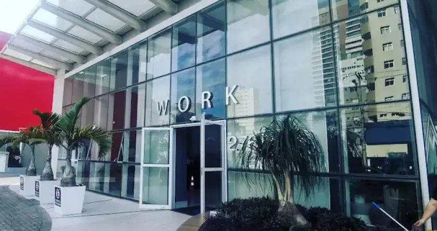 Sala comercial -  centro - mid work - varanda fechada - banheiro - ar condicionado