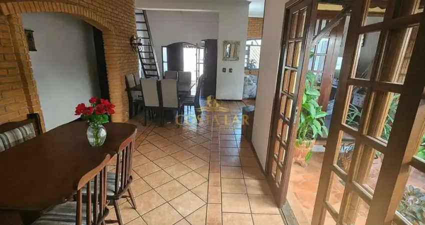 Casa 3 dormitórios, no canto do forte: conforto, privacidade e alto padrão