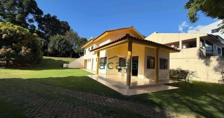 Casa com 01 suíte e 03 quartos
