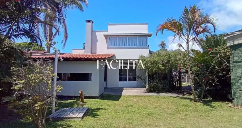 Casa com 3 quartos para alugar na Servidão Cristóvão Luiz Martins, 165, Campeche, Florianópolis