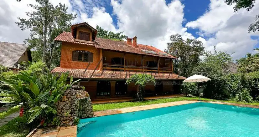 Sobrado à venda no Jardim Colonial de 822m² na Granja Viana, Carapicuíba/SP