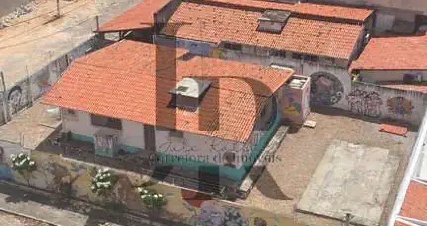 Casa comercial /residencial em ponta negra: 2 quartos, 1 suíte, 2 salas, 5 vagas de garagem, 114m² - venda ou locação em natal-rn.