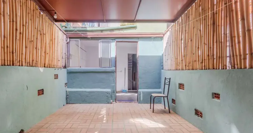 Casa comercial para alugar na Rua Gabriel Faure, 208, Jardim São João, São Paulo