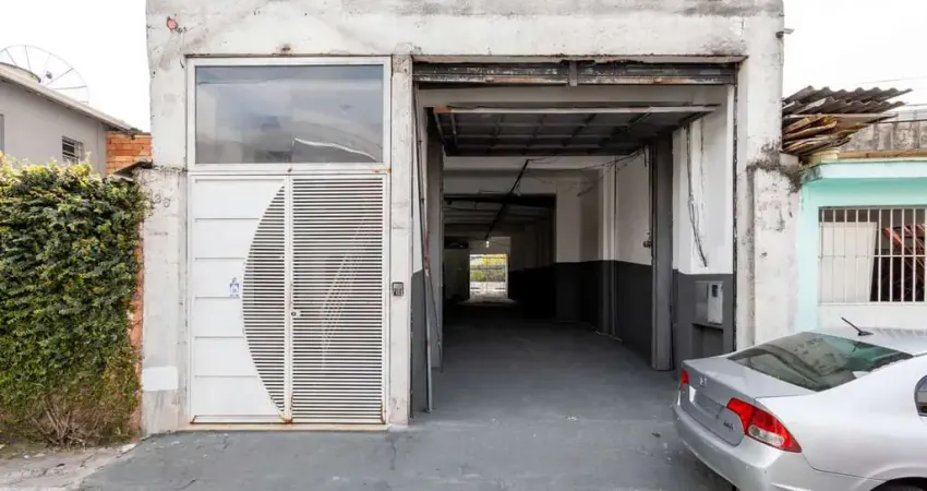 Casa comercial na rua adalgisa de abreu ramalho, n. 130 - salao • 180 m²