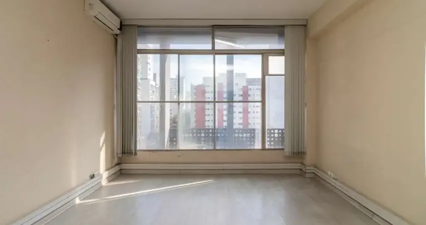 Sala comercial na avenida bernardino de campos, n. 327 - conjunto 61 • 135 m²