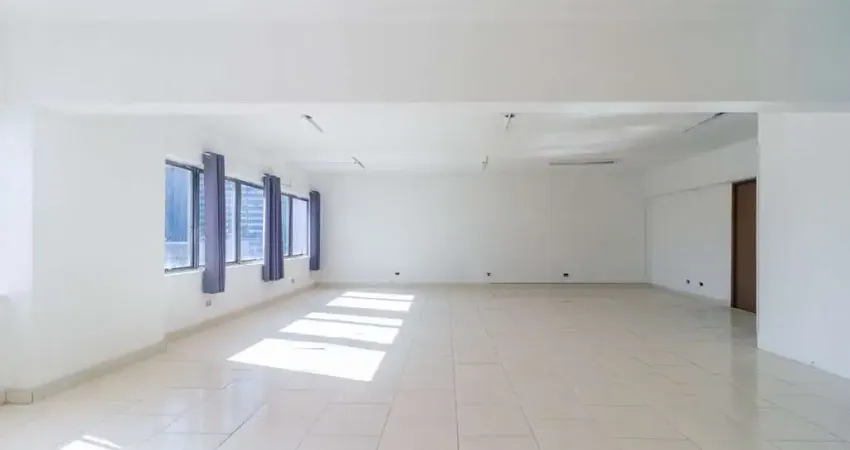 Sala comercial na largo treze de maio, n. 520 - conjunto 31 • 100 m²