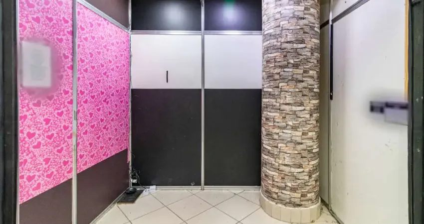 Loja em galeria na rua vinte e cinco de março, n. 821 - box 38 • 5 m²