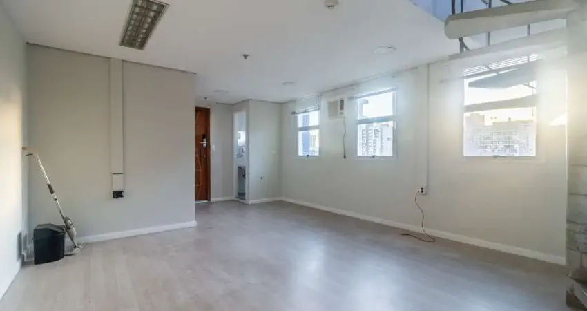 Sala comercial na rua barão do triunfo, n. 73 - conjunto 122 • 160 m²