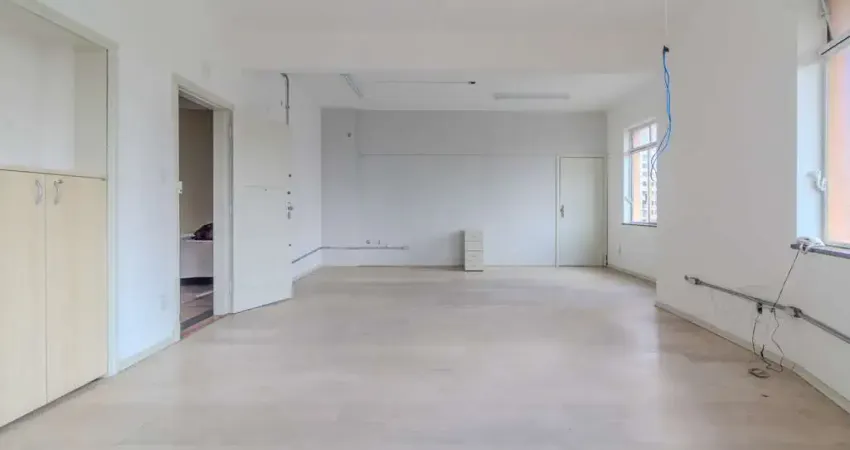 Sala comercial na praça doutor joão mendes, n. 182 - 62/63/64 • 70 m²