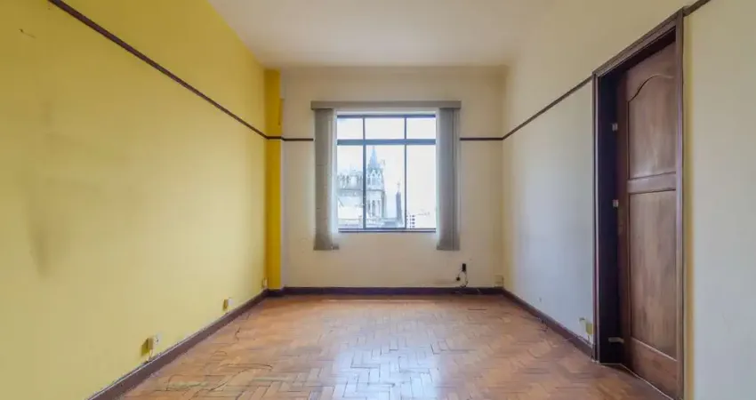 Sala comercial na praça doutor joão mendes, n. 182 - 8º andar • 200 m²