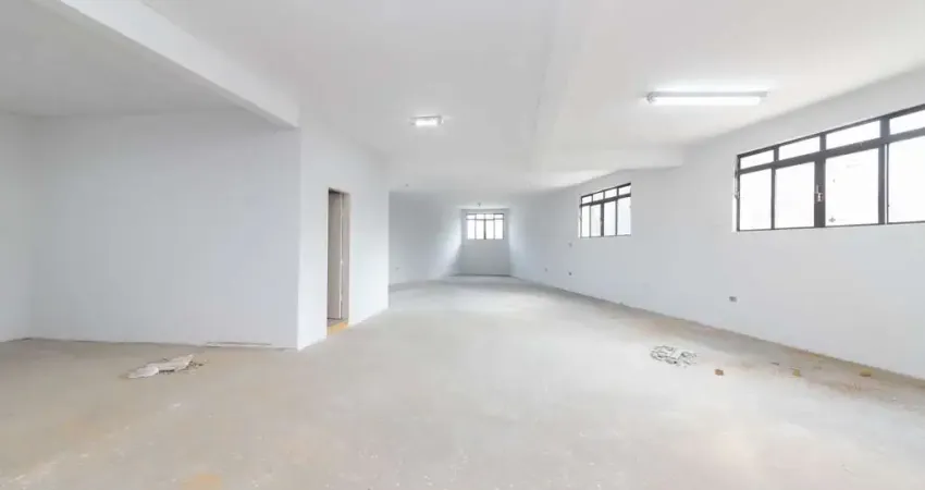 Sala comercial na rua josé zappi, n. 202 - primeiro andar • 250 m²