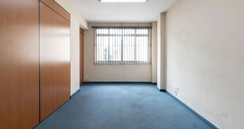 Sala comercial na avenida da liberdade, n. 701 - sala 14 • 120 m²