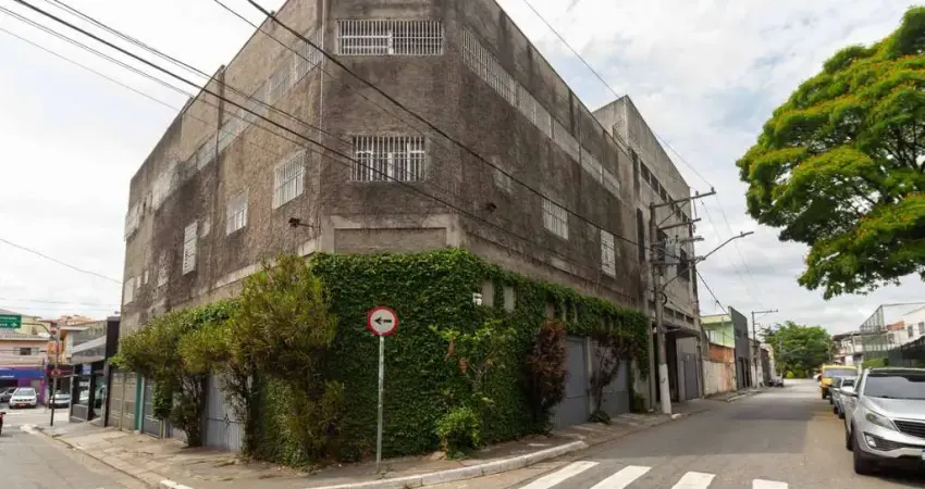 Prédio com 40 salas para alugar na Rua Pádua Dutra, 130, Parque São Luís, São Paulo