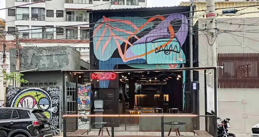 Casa comercial na rua medeiros de albuquerque, n. 363 • 243 m²