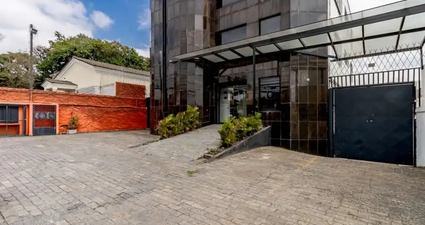 Prédio para alugar na Rua Pio XI, 832, Alto da Lapa, São Paulo