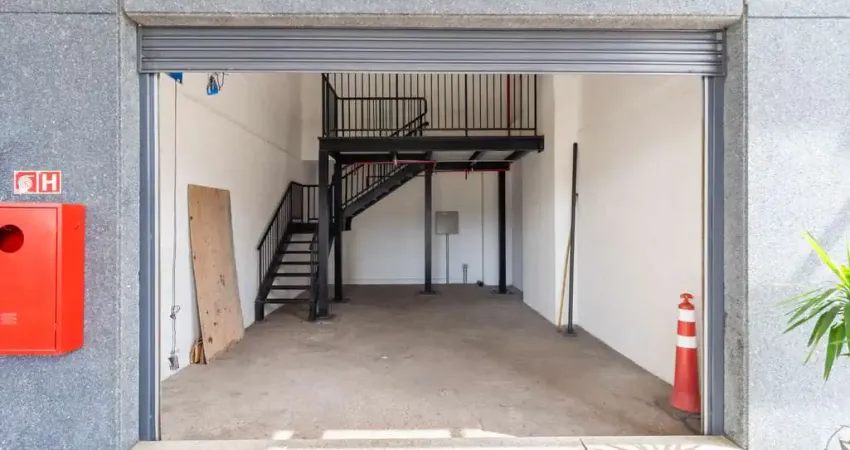 Loja na avenida marquês de são vicente, n. 1301 - lojas 3 a 12 • 60 m²