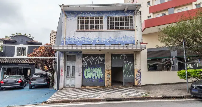 Casa comercial na avenida professor alfonso bovero, n. 674 • 171 m²