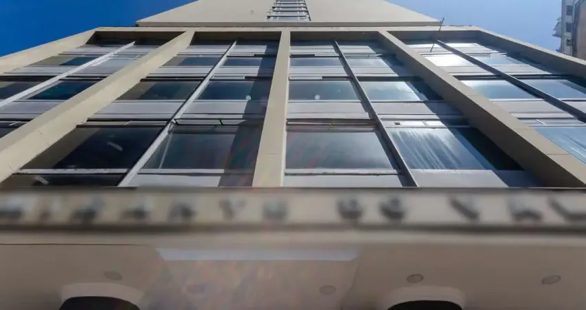 Sala comercial com 3 salas para alugar na Avenida Prestes Maia, 241, Centro, São Paulo