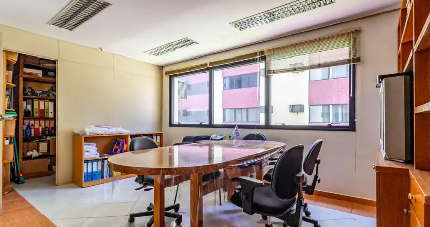 Sala comercial com 3 salas para alugar na Rua Purpurina, 155, Sumarezinho, São Paulo