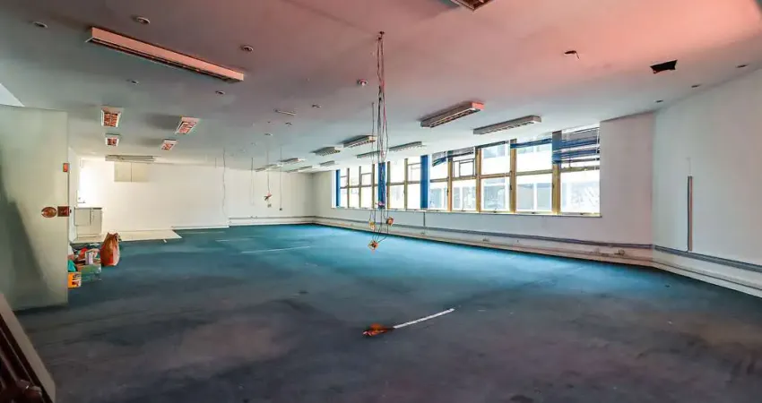 Prédio comercial na rua álvares penteado, n. 97 - 6 andar • 232 m²