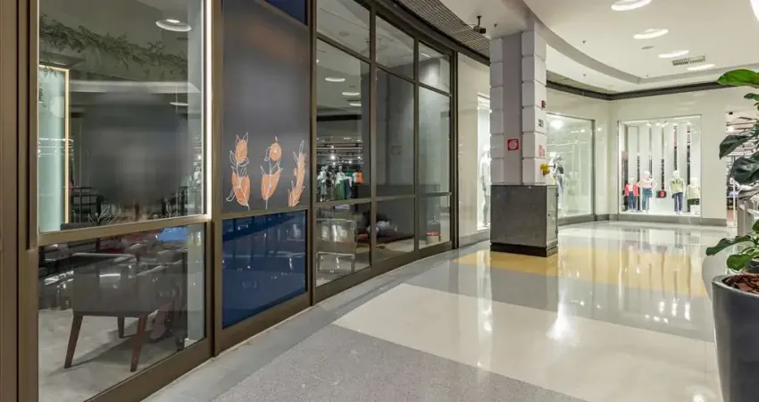 Loja em shopping na avenida dos autonomistas, n. 1828 - supershopping osasco - g06/07 • 140 m²