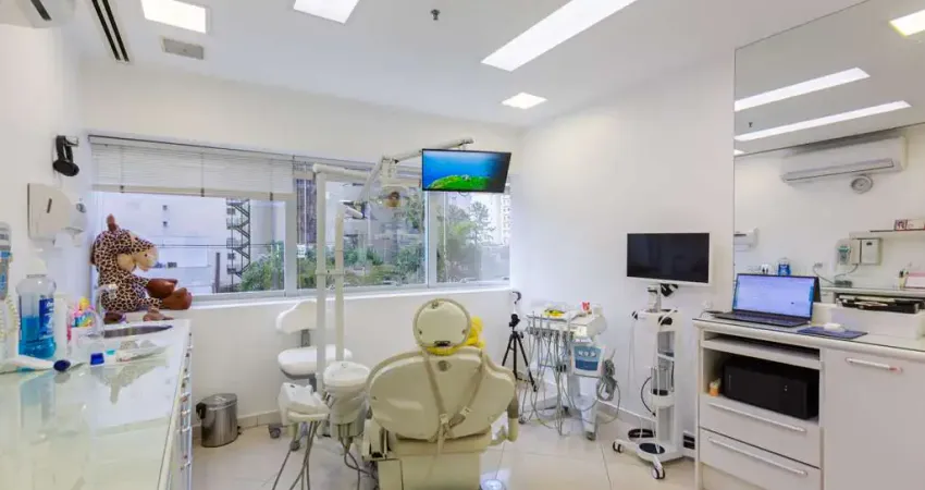 Sala comercial com 8 salas para alugar na Rua Tabapuã, 1123, Itaim Bibi, São Paulo