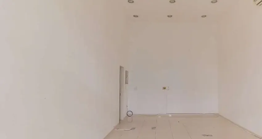Loja em galeria na rua vinte e quatro de maio, n. 77 - loja 18 ( sem mezanino) • 33 m²