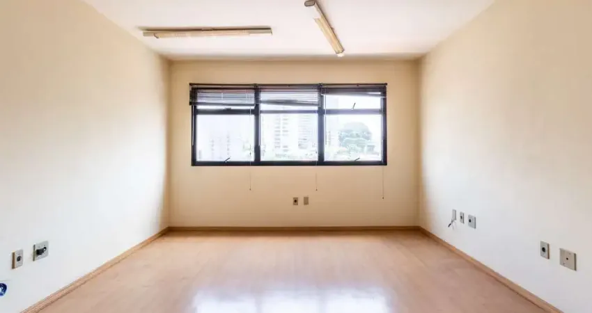 Sala comercial com 3 salas para alugar na Rua Padre Machado, 455, Bosque da Saúde, São Paulo