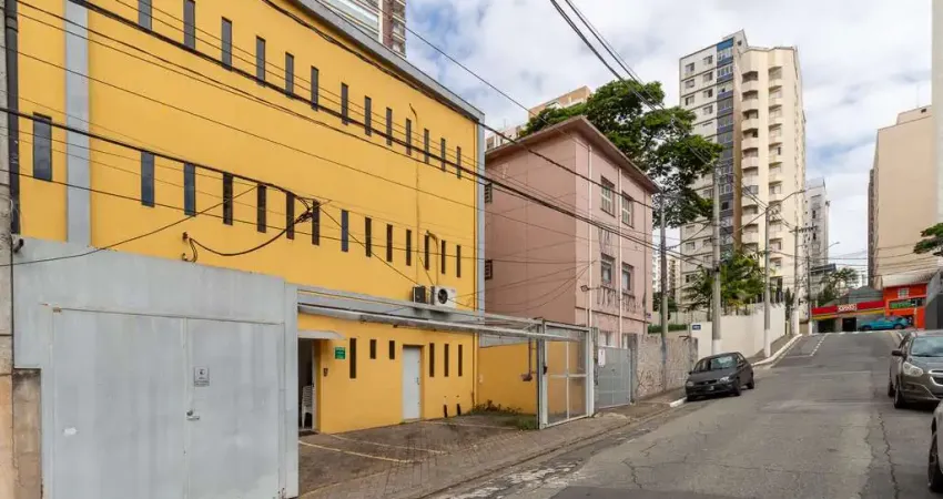 Casa comercial na rua hildebrando thomáz de carvalho, n. 60 - pavimento terreo • 240 m²