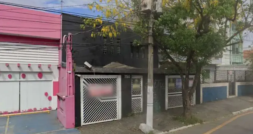 Casa comercial na avenida leôncio de magalhães, n. 750 • 668 m²