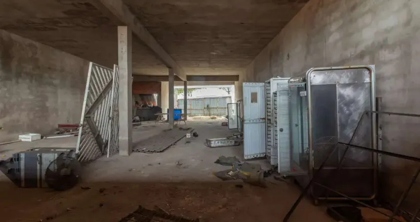 Loja na Avenida Arquiteto Vilanova Artigas, N. 215 - Térreo • 250 m²