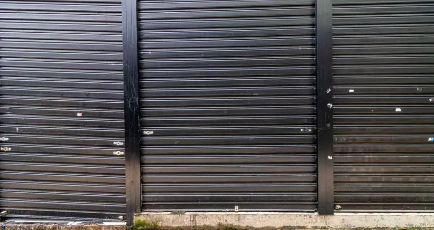 Loja em estação de metrô/ônibus na Avenida Cruzeiro do Sul, N. 3173 - Estação Santana - Loja 6 • 15 m²